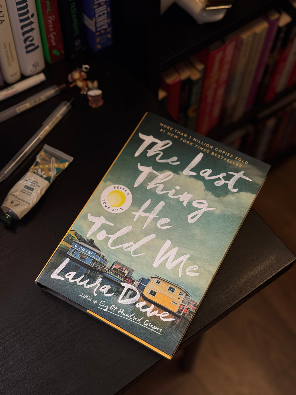 The Last Thing He Told Me by Laura Dave (Hardbound)